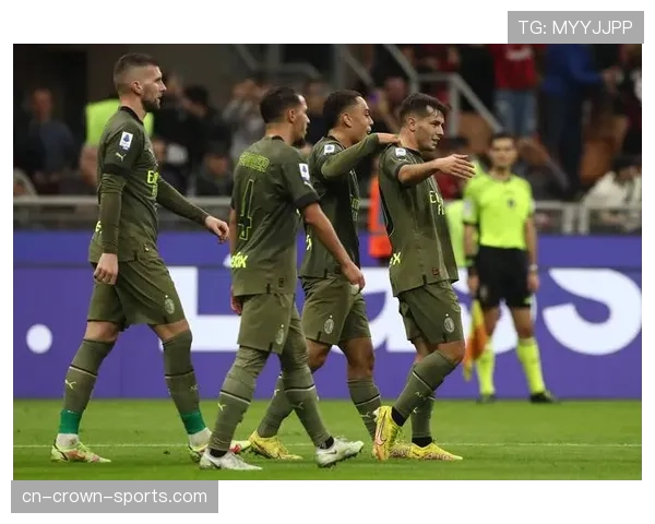 柏林联队长克诺赫带伤打满全场 赛后冰敷离场引担忧